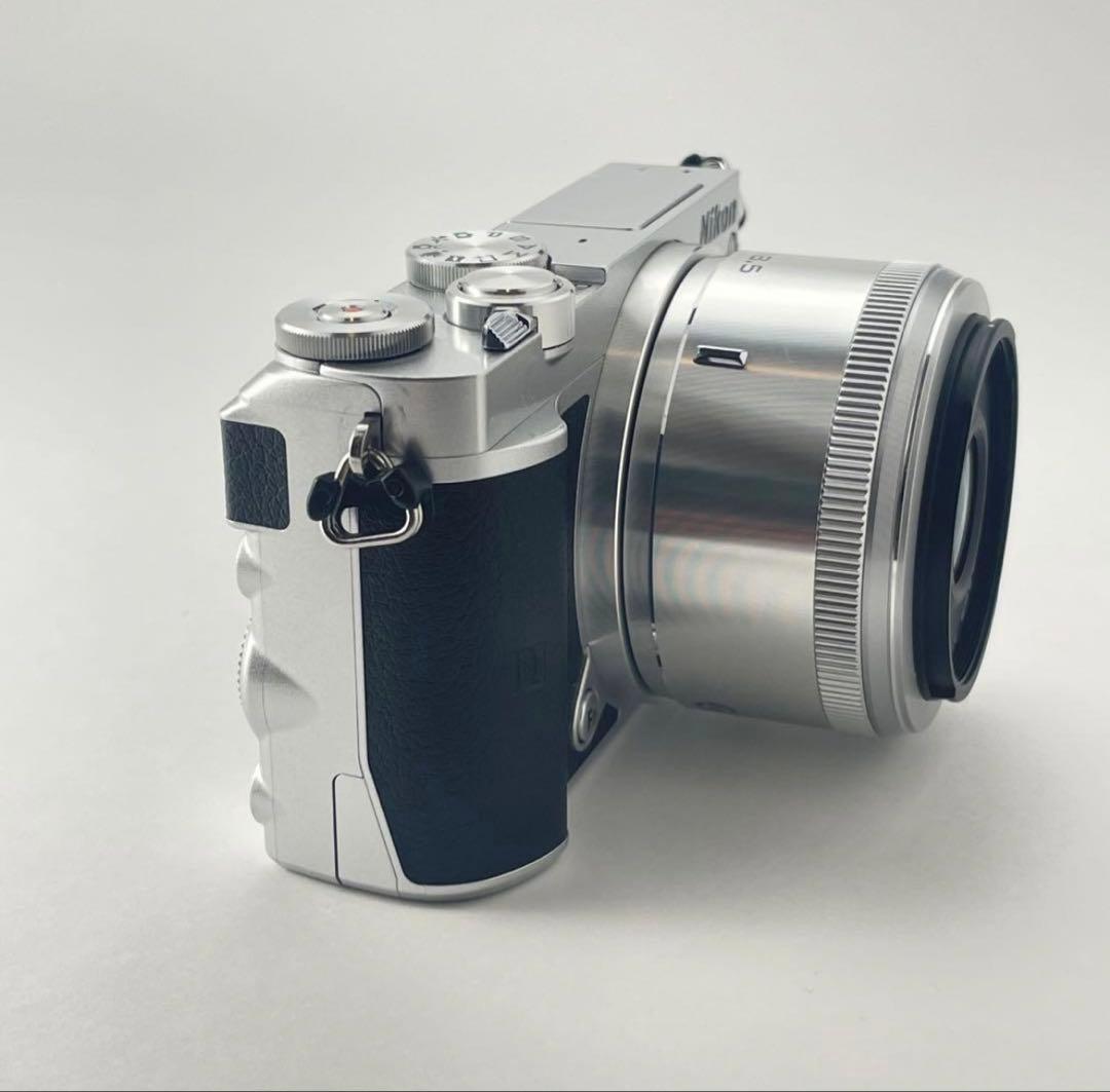 【極上美品】Nikon1 J5 18.5mm単焦点レンズキット　WiFi対応