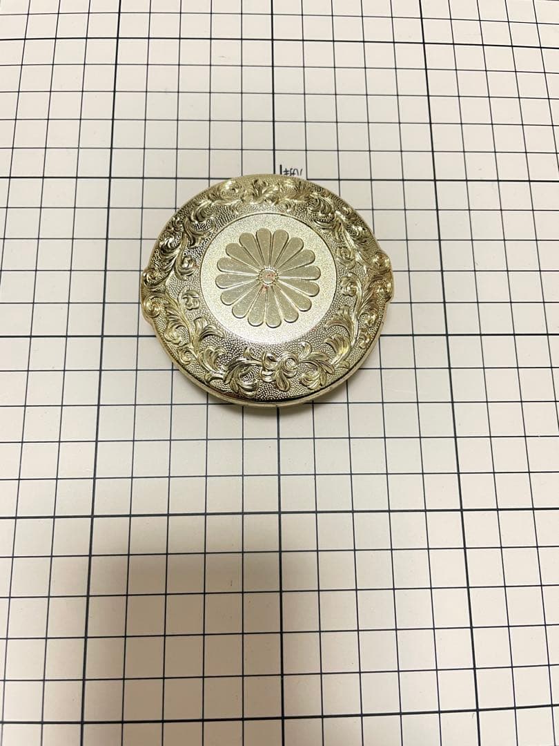 黄金の茶釜.金茶釜風 香炉置物 2点.開運金色の装飾が美しい円形スタンプ台。