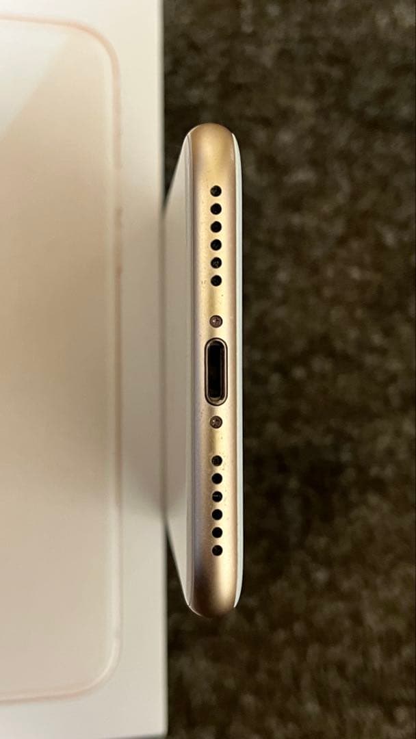 スマートフォン本体 iphone8 64GB GOLD