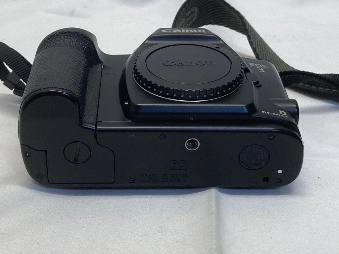 Canon キヤノン　EOS 3 一眼レフ　フィルムカメラ