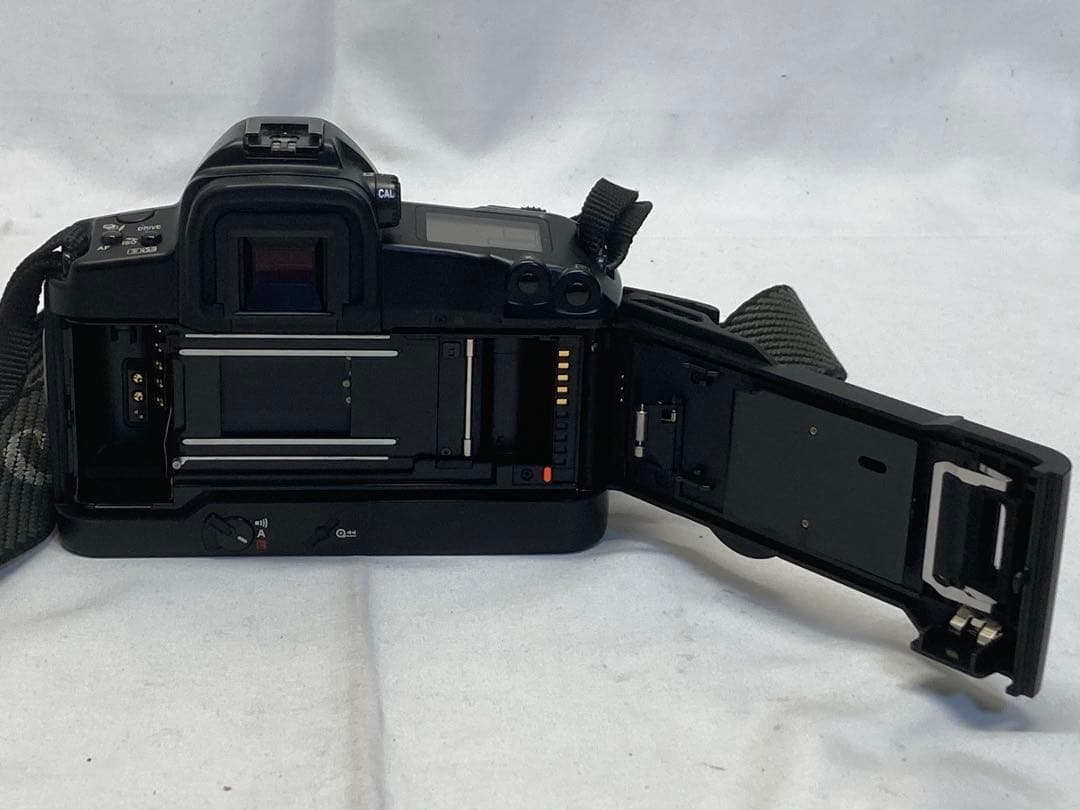 Canon キヤノン　EOS 3 一眼レフ　フィルムカメラ