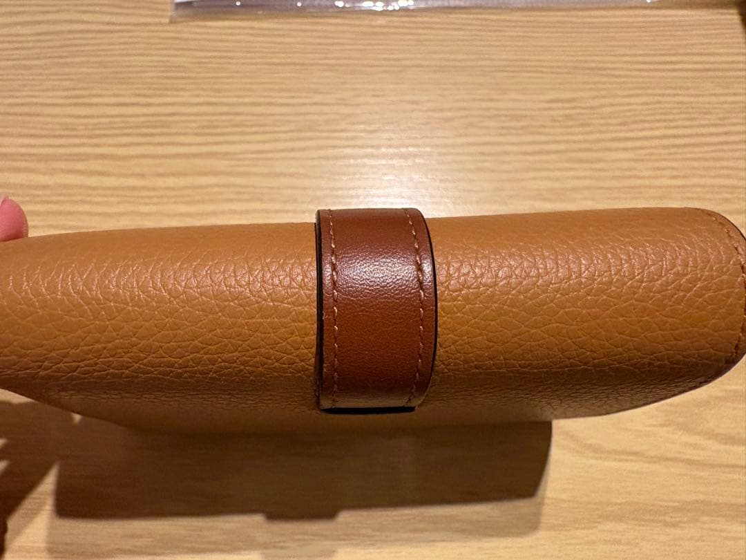 LOEWE スモールバーティカルウォレット