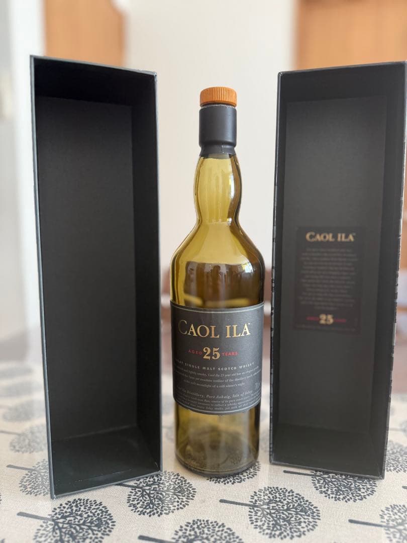 CAOL ILAカリラ25年シングルモルトウイスキー空瓶&化粧箱付き
