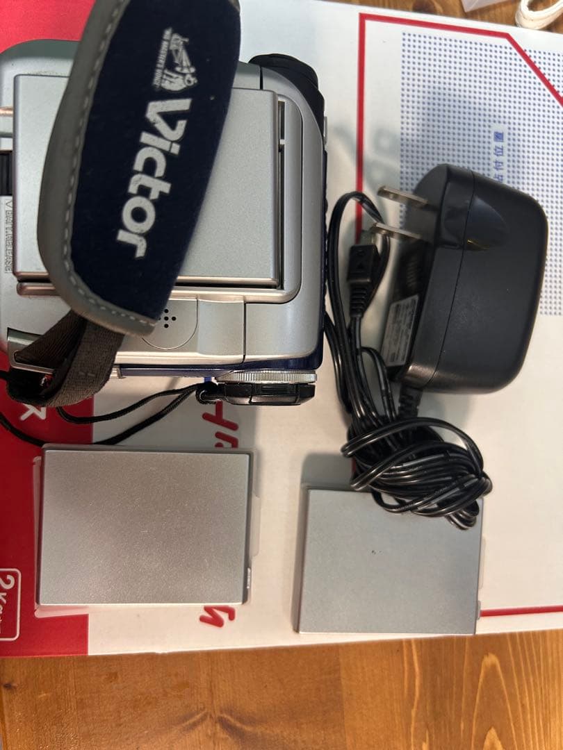 Victor GR-DX117 300X デジタルビデオカメラ　充電器つき