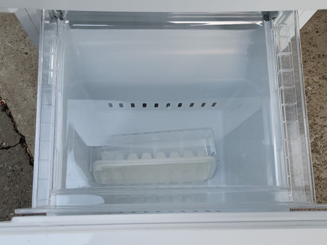 ヤマダ電機REFAGE 冷凍冷蔵庫 YRZ-F15LW 156L 2024年製