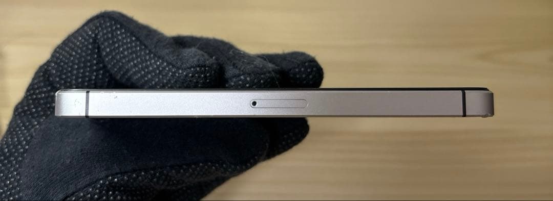 iPhone SE 64GB スペースグレイ バッテリー90% 純正イヤホン