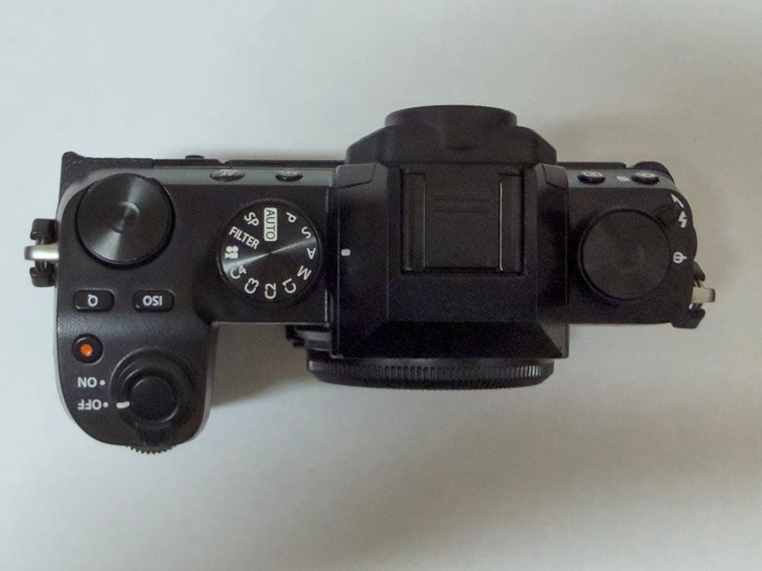 T*y様 FUJIFILM X-S10 (バッテリー3個、ストラップ、SDカード
