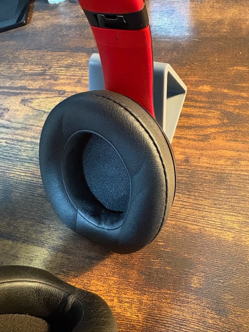 beats studio3 wireless レジスタンス・ブラックレッド