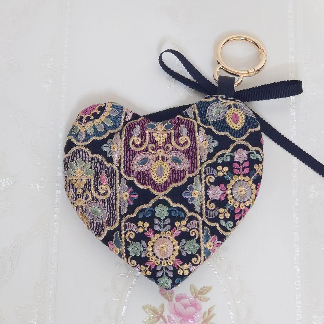 ひさちゃん様 インド刺繍 がま口ミニバッグ ハンドメイド