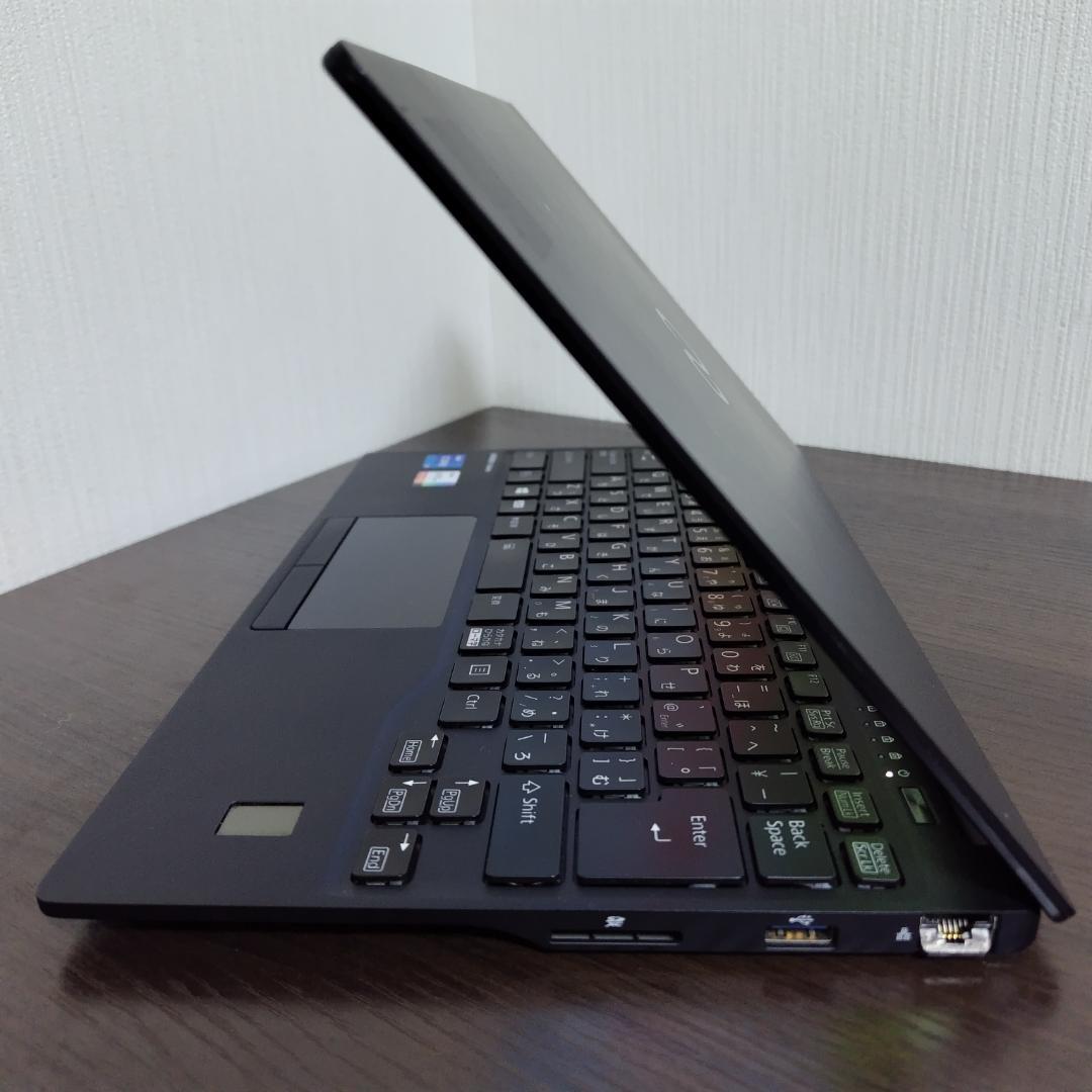 【第１１世代Corei5薄型モバイル】富士通／U9311F／16GB／512GB