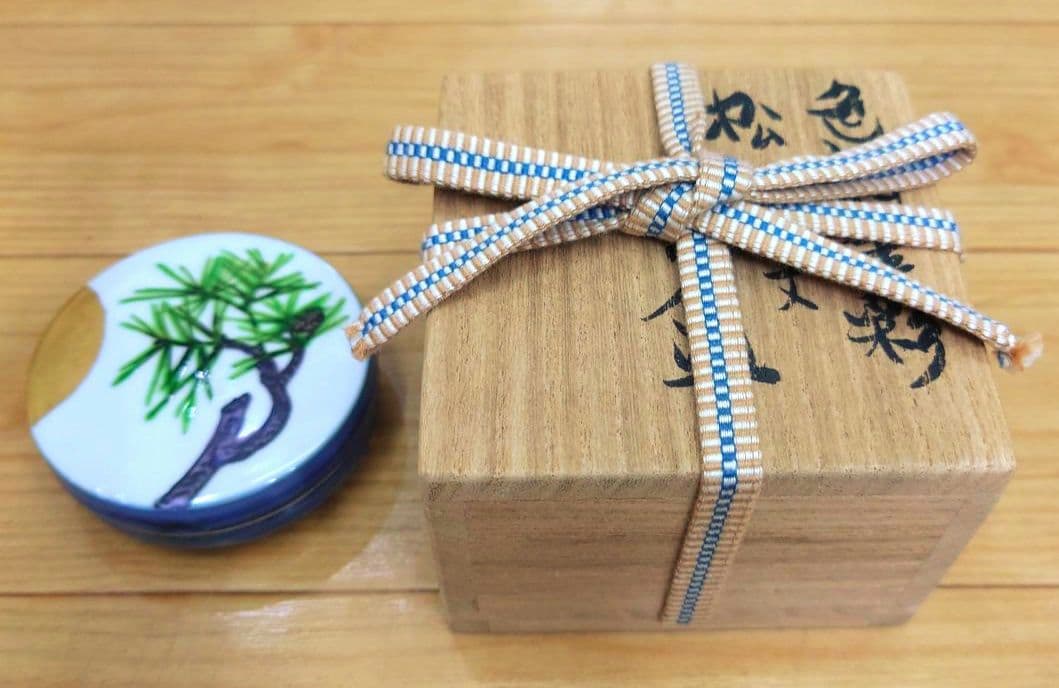 大値下げ◆茶道 香合●色絵金彩松月文 香盒●伊呂波窯 森本昇 作品●共箱栞布付き