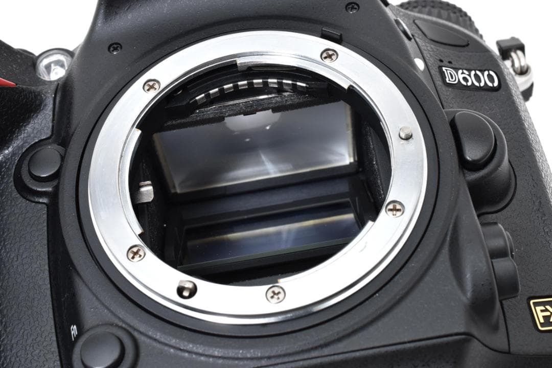 Nikon ニコン D600 ボディ 付属品完備 動作絶好調 ★