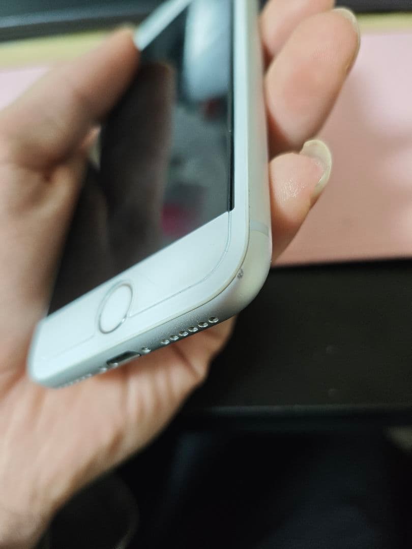 Apple iPhone 8 シルバー 64GBドコモ