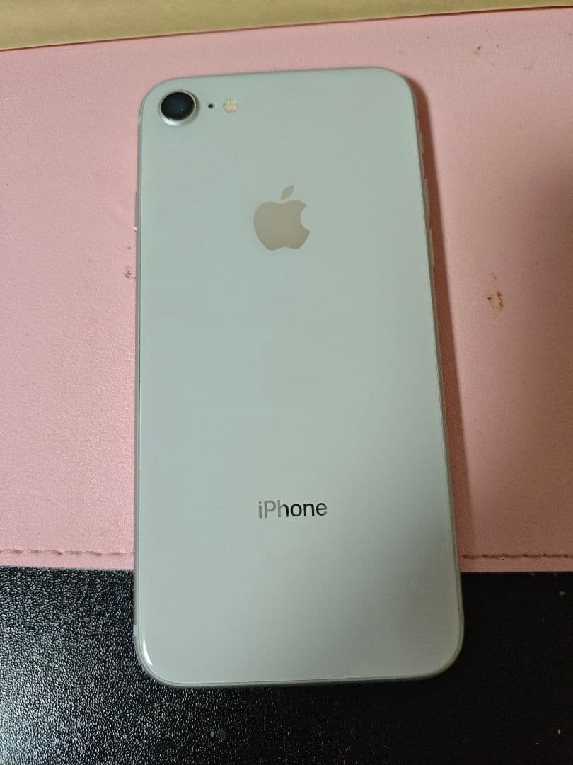 Apple iPhone 8 シルバー 64GBドコモ