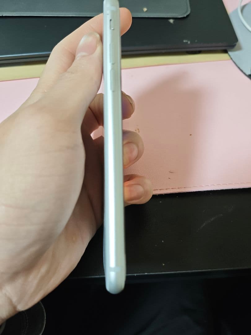 Apple iPhone 8 シルバー 64GBドコモ