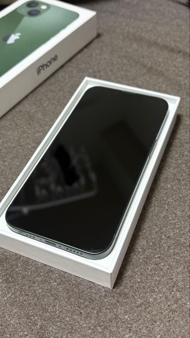 Apple iPhone 13 ミッドナイトグリーン本体
