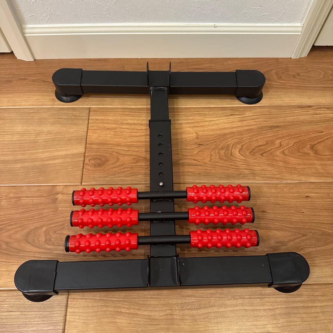 エクササイズマシン 黒と赤 コンパクト　折りたたみ収納　足ツボマッサージ