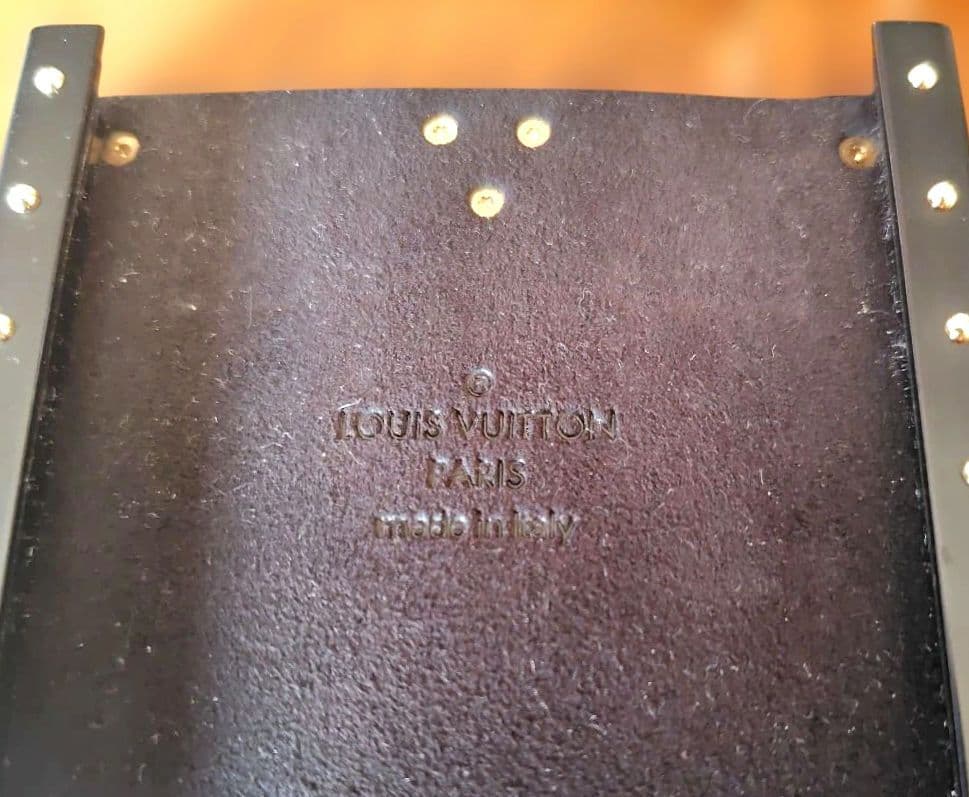 Louis Vuitton スタッズ付きiPhoneケース