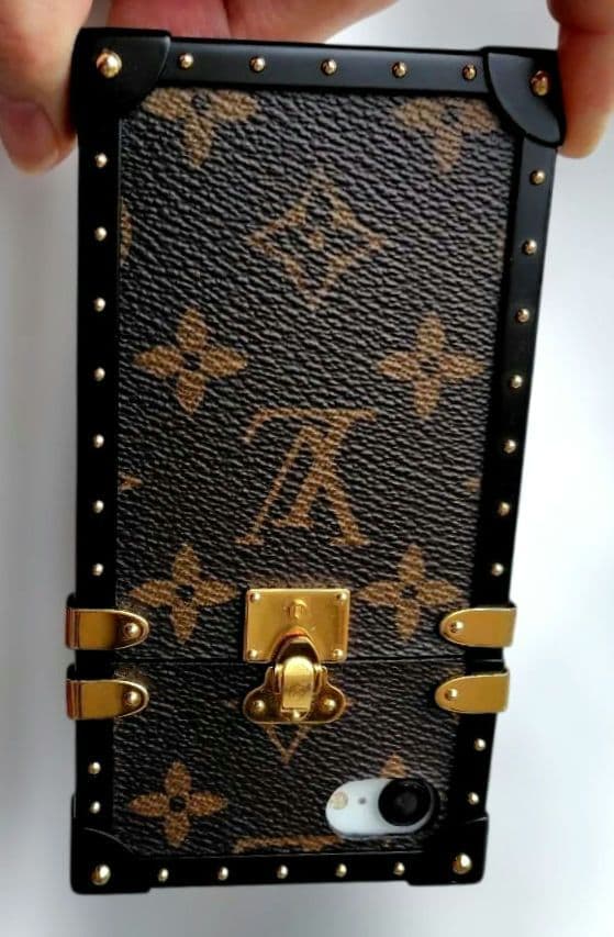 Louis Vuitton スタッズ付きiPhoneケース