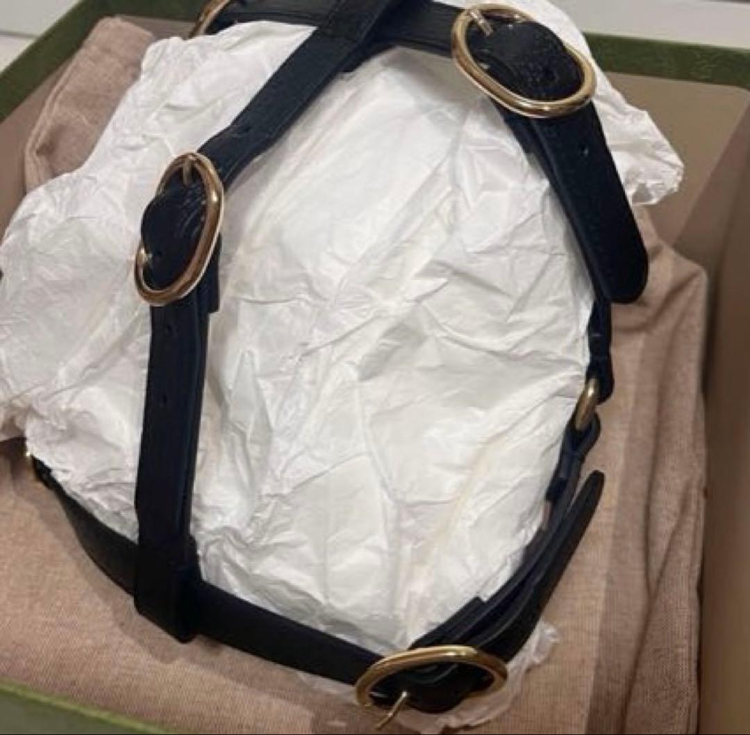 【新品】GUCCI 犬 ハーネス ロゴ入り ペット ブラックレザー ゴールド　M