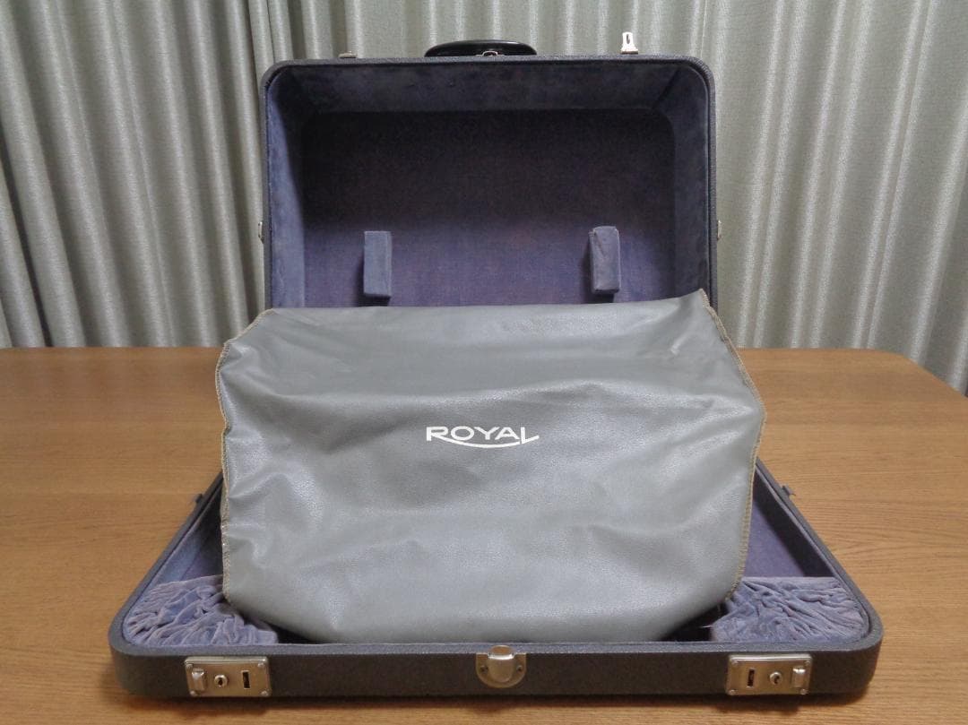 完動品　 UXE 450 ロイヤルタイプライター　カナ文字