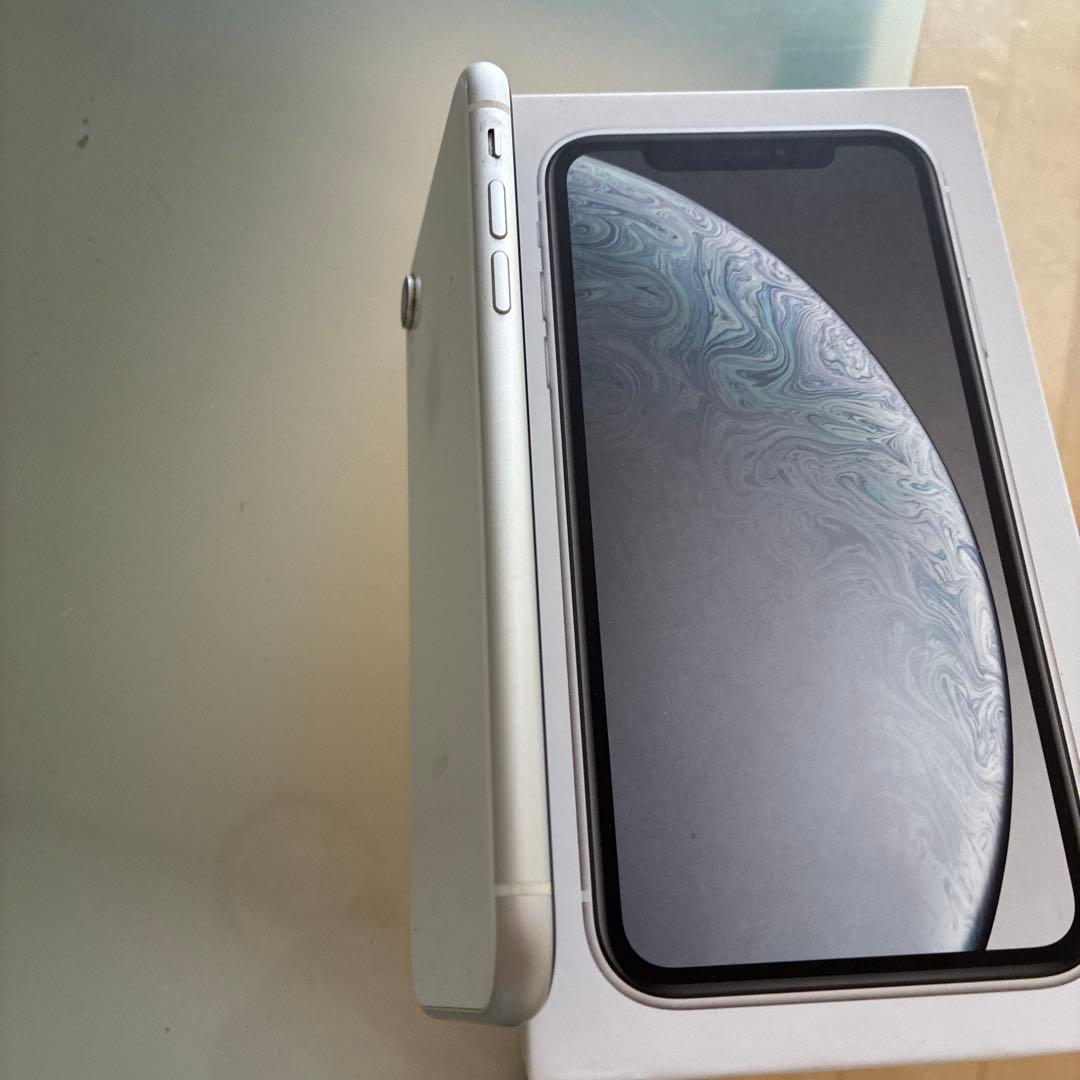 iPhone XR 64GB ホワイト 本体