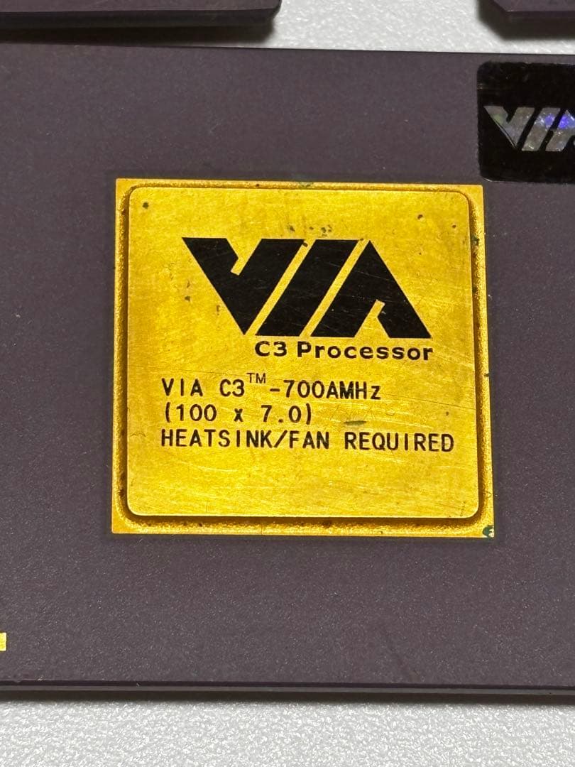 VIA C3 700mhz ジャンク
