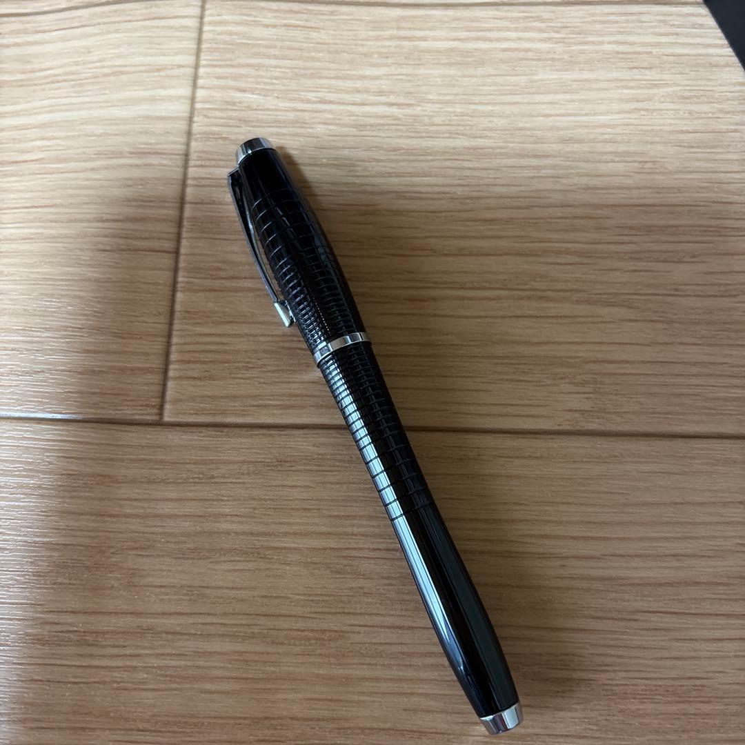 ＊ほぼ新品＊ Parker 万年筆 黒 ストライプデザイン