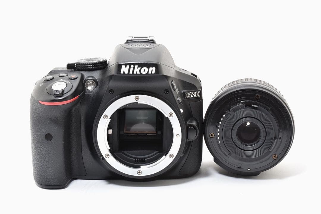 ✨Nikon D5300✨一眼レフ レンズキット　Wi-Fi搭載 ショット数少❤️