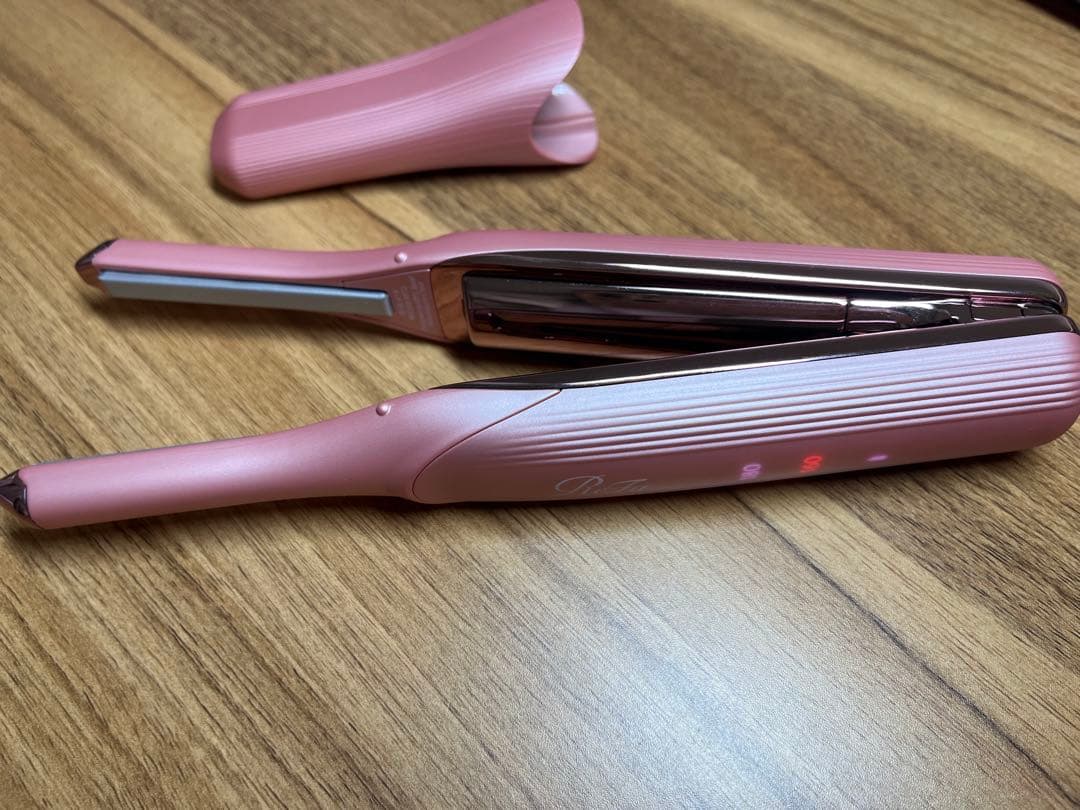 極美品　リファ　ヘアアイロン　ミニ フィンガーアイロン　ST6 シルキーピンク