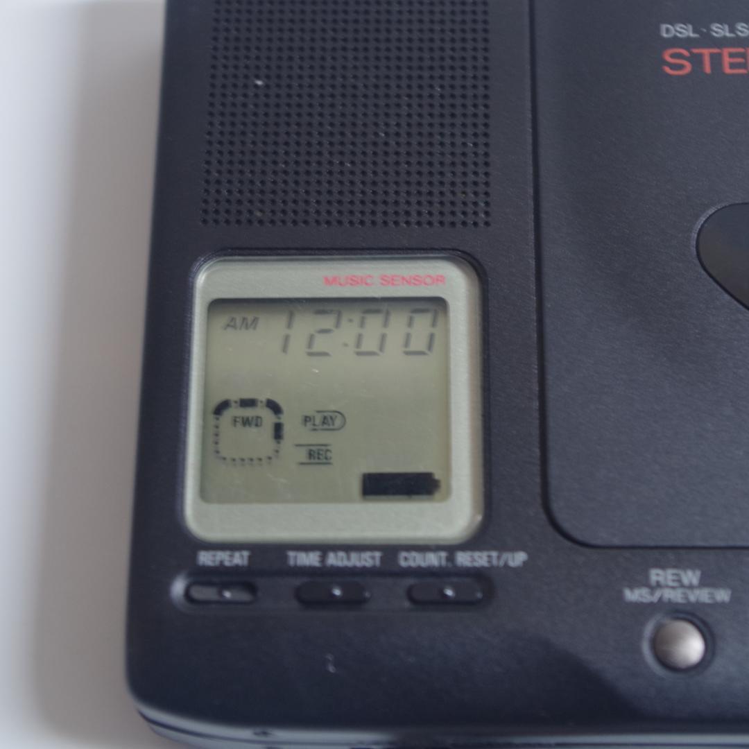 B0666 AIWA ポータブルカセットレコーダー TP-S101 ジャンク
