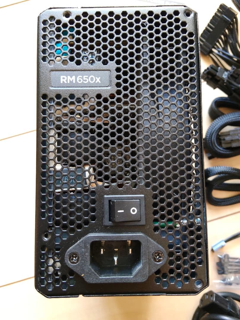 CORSAIR RM650X　電源ユニット