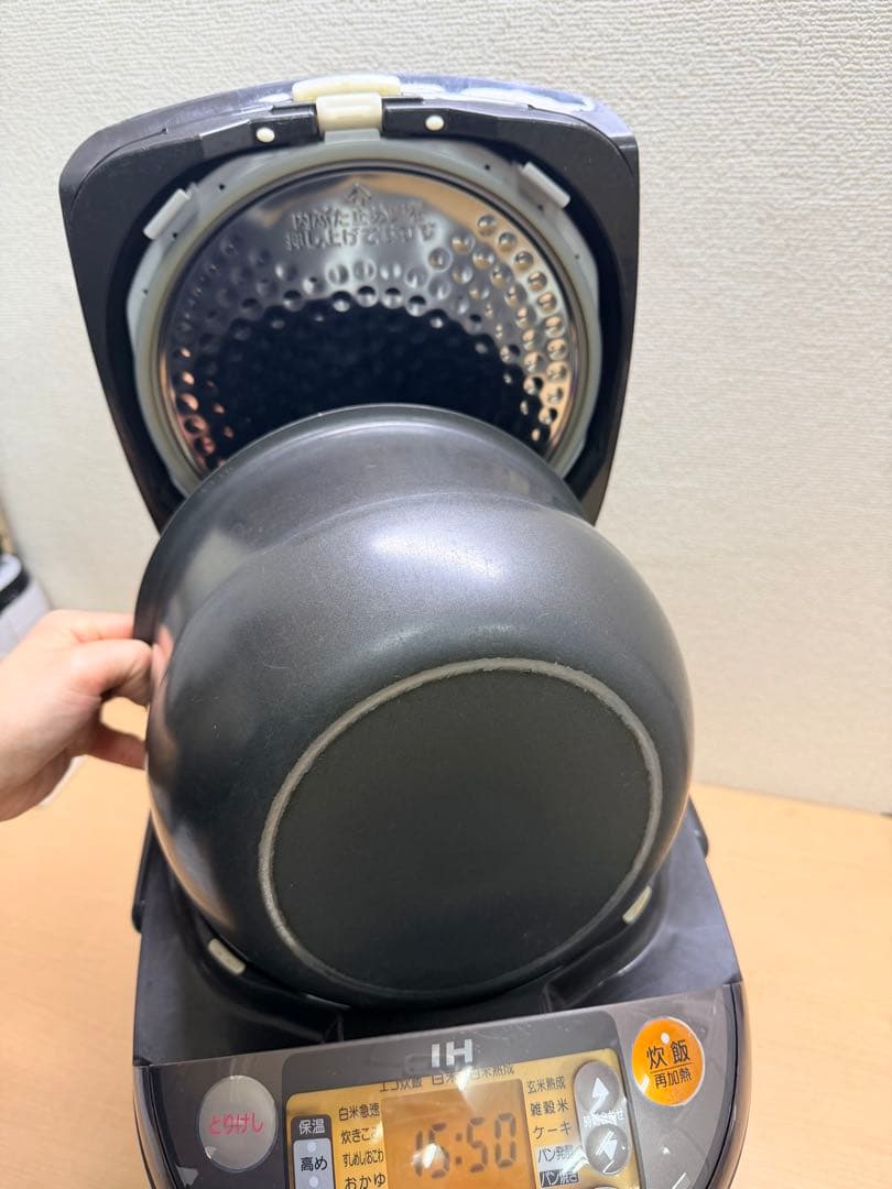ZOJIRUSHI IH炊飯器NP-V18A 1升炊き 動作確認済み 内釜付き