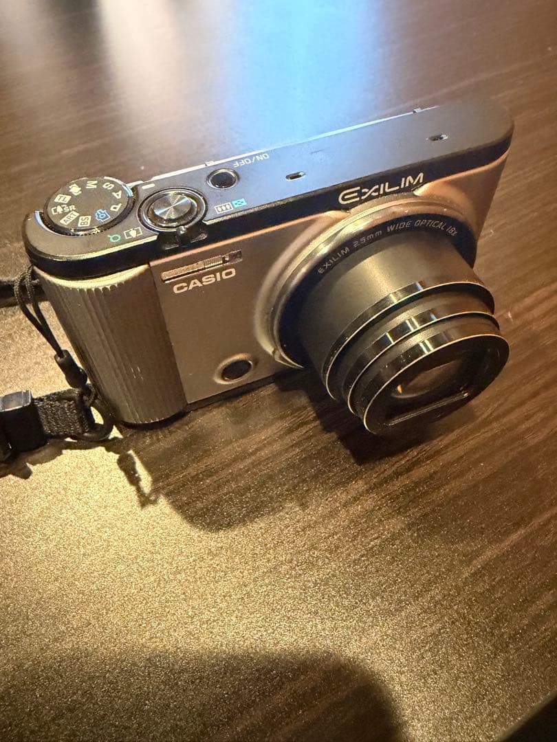 デジタルカメラ CASIO EXILIM EX-ZR1600