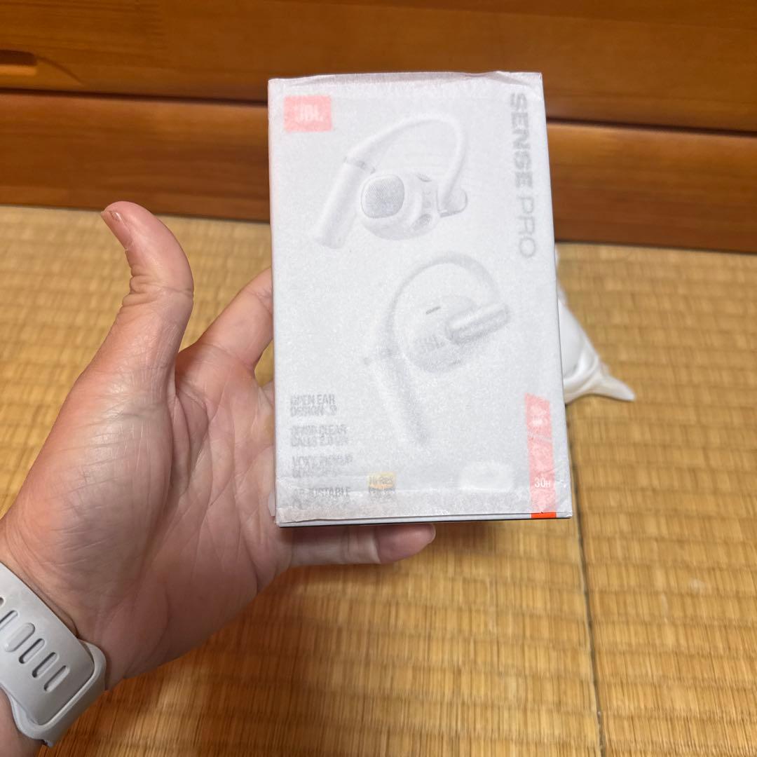 JBL SENSE PRO ワイヤレスイヤホン ホワイト　ケース付き
