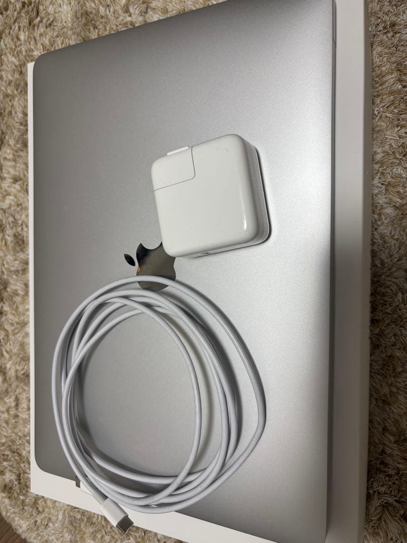 MacBook Air シルバー 充電器付き
