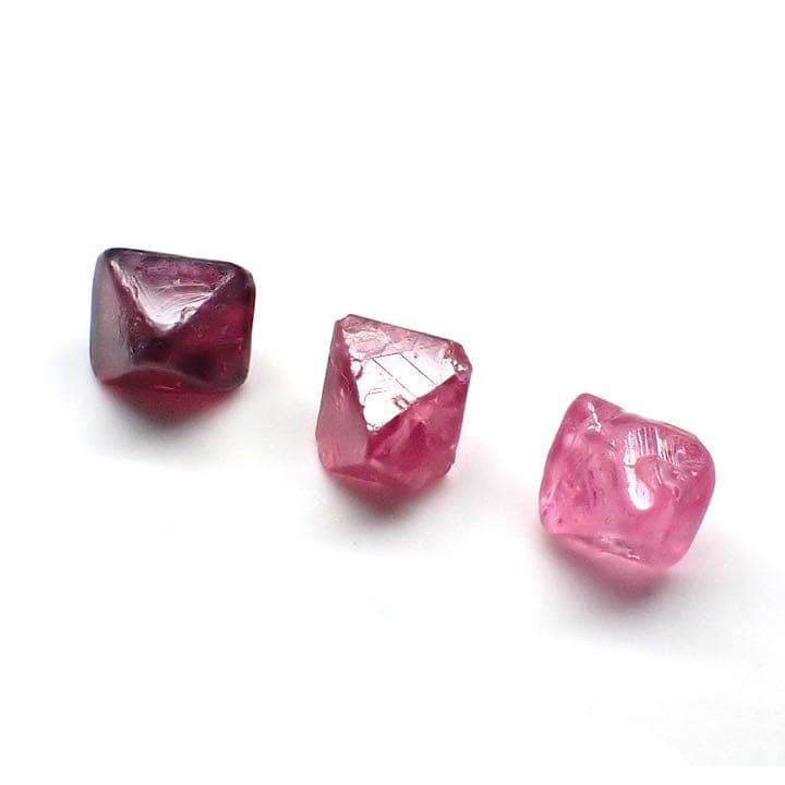 【ミャンマー(モゴック)産】スピネル結晶3色セット