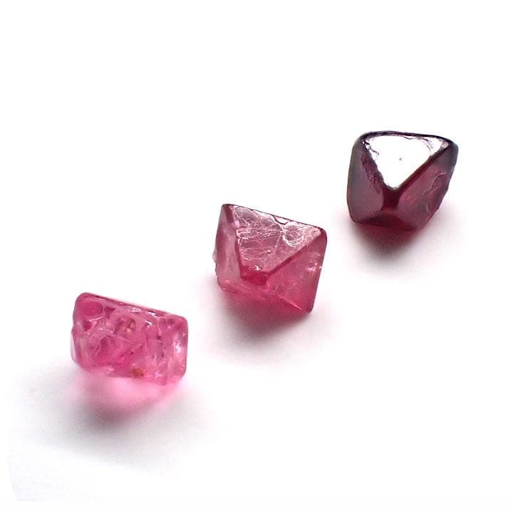 【ミャンマー(モゴック)産】スピネル結晶3色セット