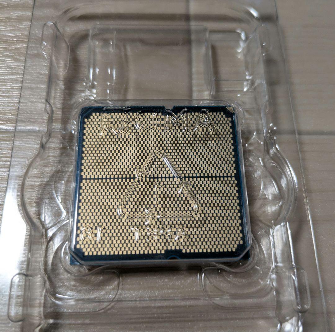AMD Ryzen 9 9700X CPU 本体