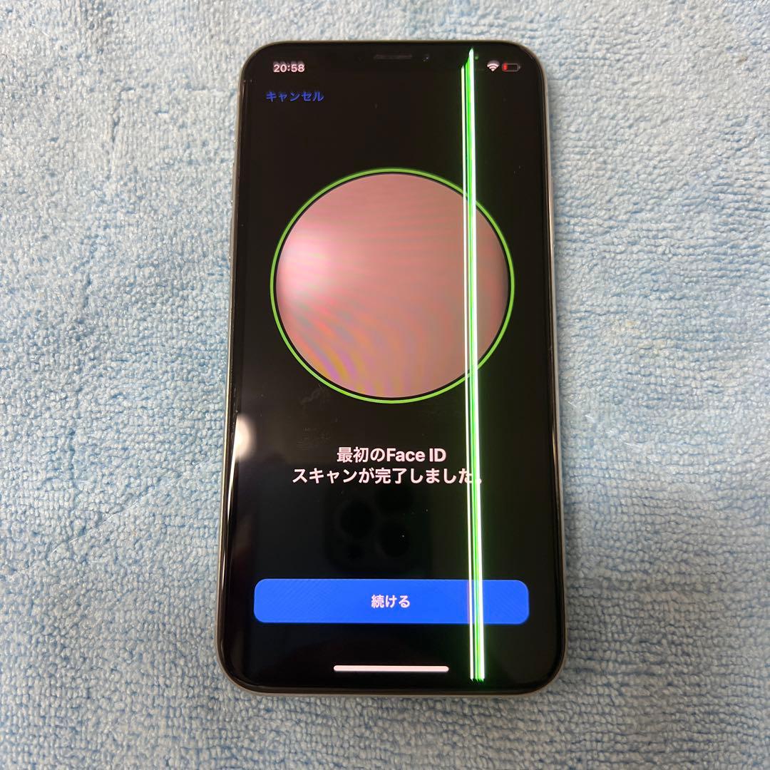 Apple iPhone X 64GB 背面ひび割れ