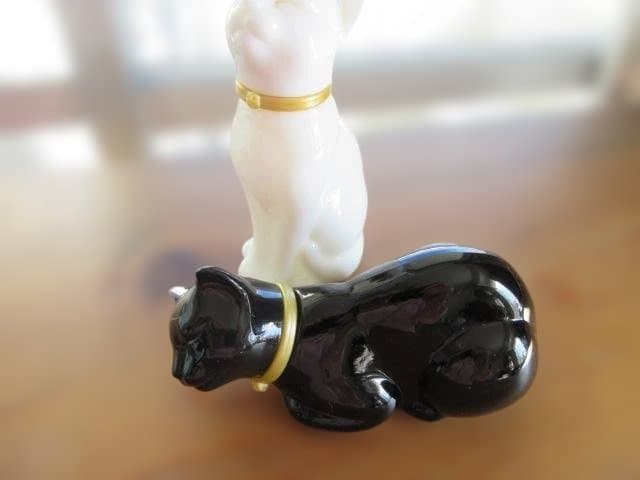 ◎エイボン★コロンボトル★イタリアの白と黒のペアの猫（ｗｂ4）