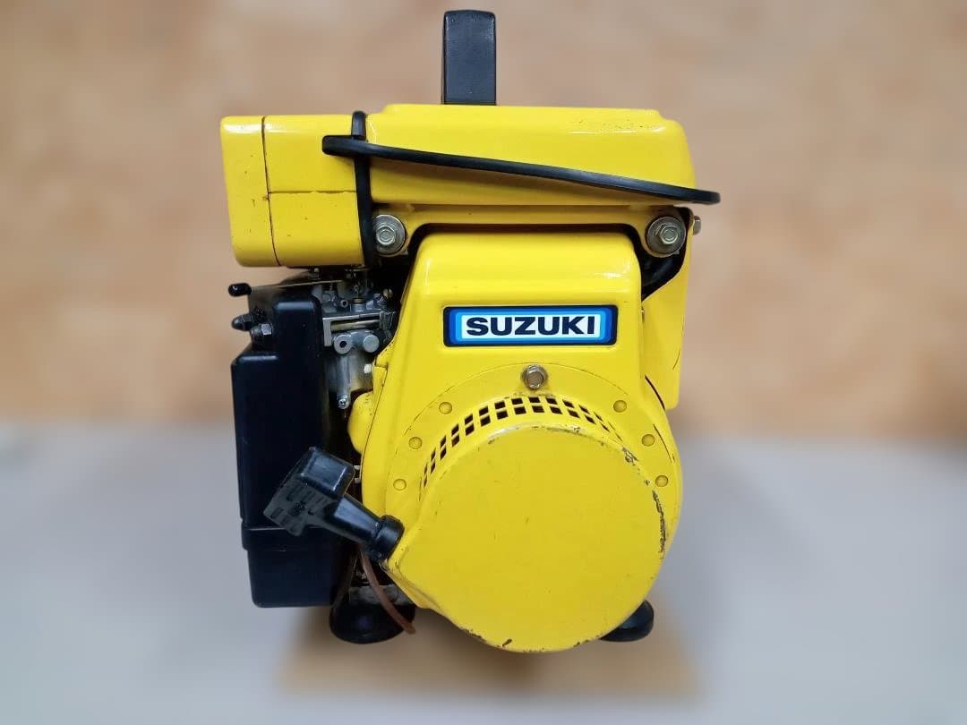 SUZUKI　スズキ　エンジン発電機　SE700A
