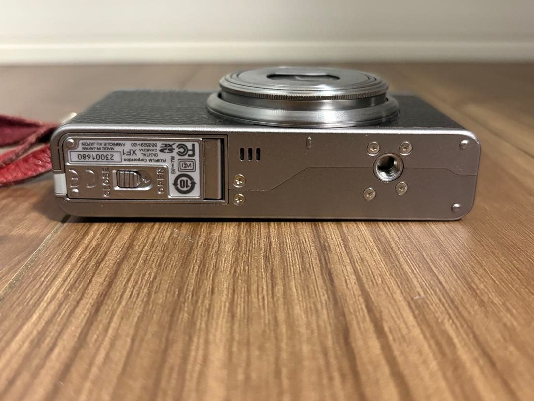Fujifilm xf1 富士フィルム コンパクトデジタルカメラ