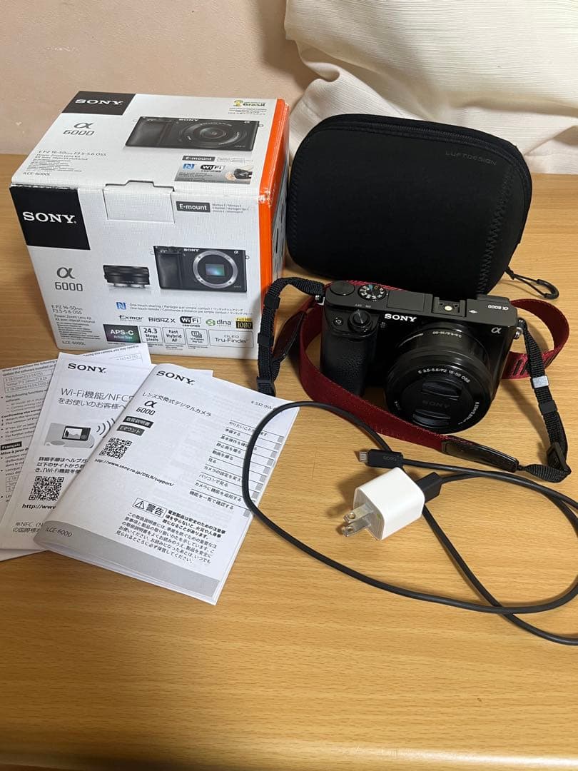 SONY a6000 Eマウント 3.5-6.3/16-50 OSSレンズ付き