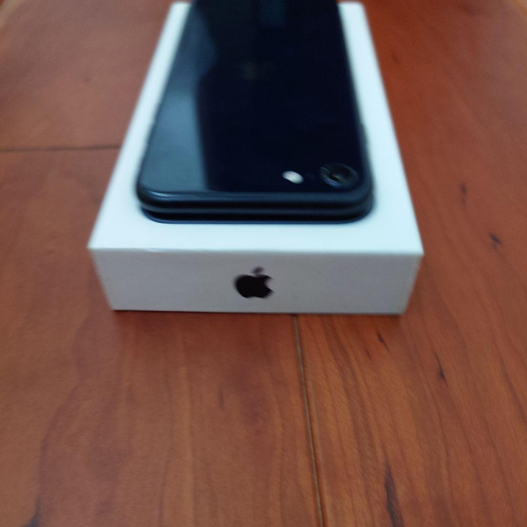 【特価/即発送】iPhone SE 第3世代 100% 64GB　SIMフリー