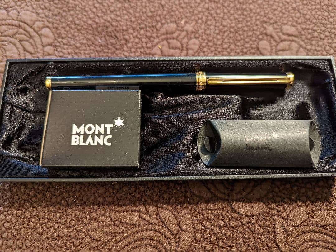 【新品未使用】MONT BLANC 万年筆 黒と金