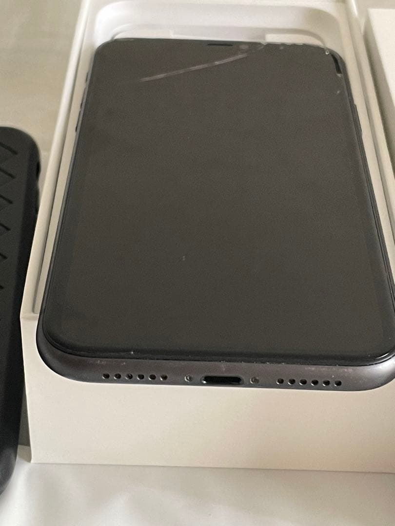 iPhone11 ブラック　ケース付き