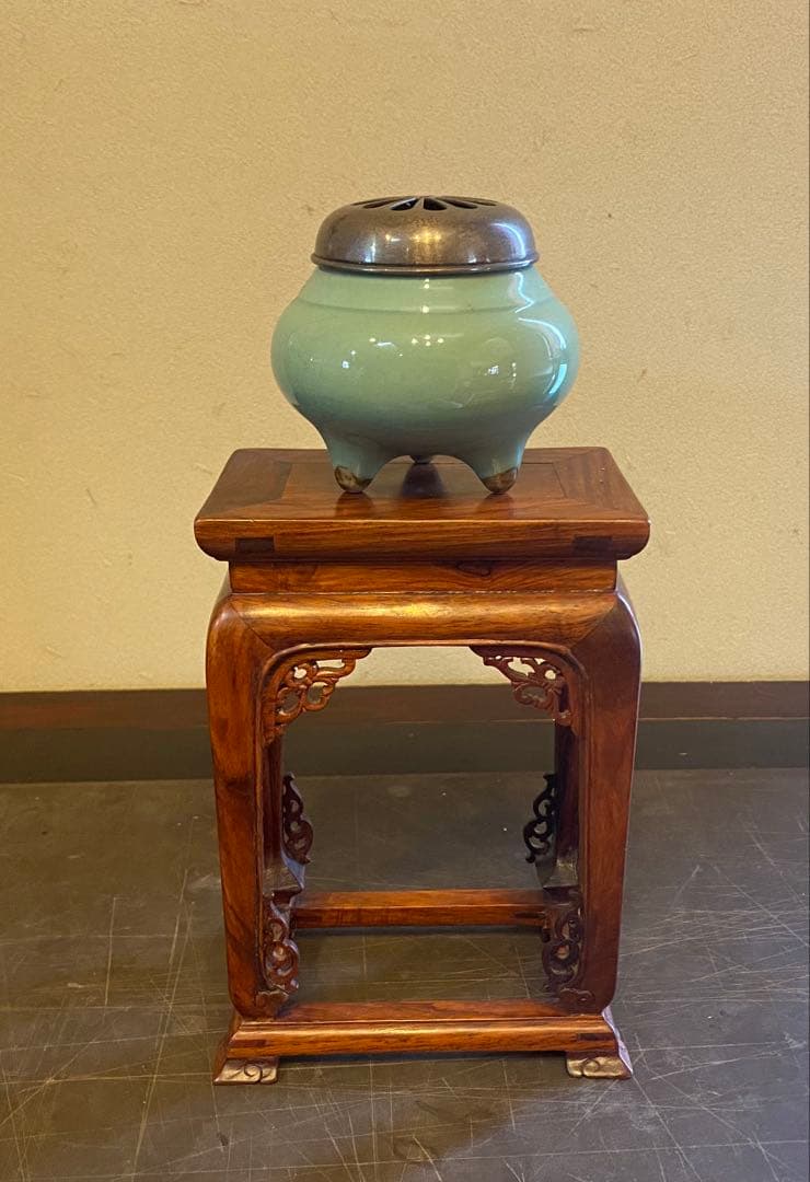 アンティーク・中国透かし彫り 飾り台・花台・香台・全高17cm レア