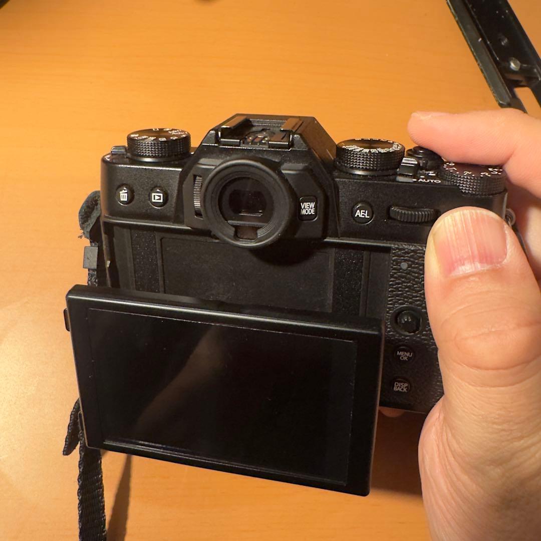 美品 FUJIFILM X-T30 ブラック ボディ 純正グリップ付