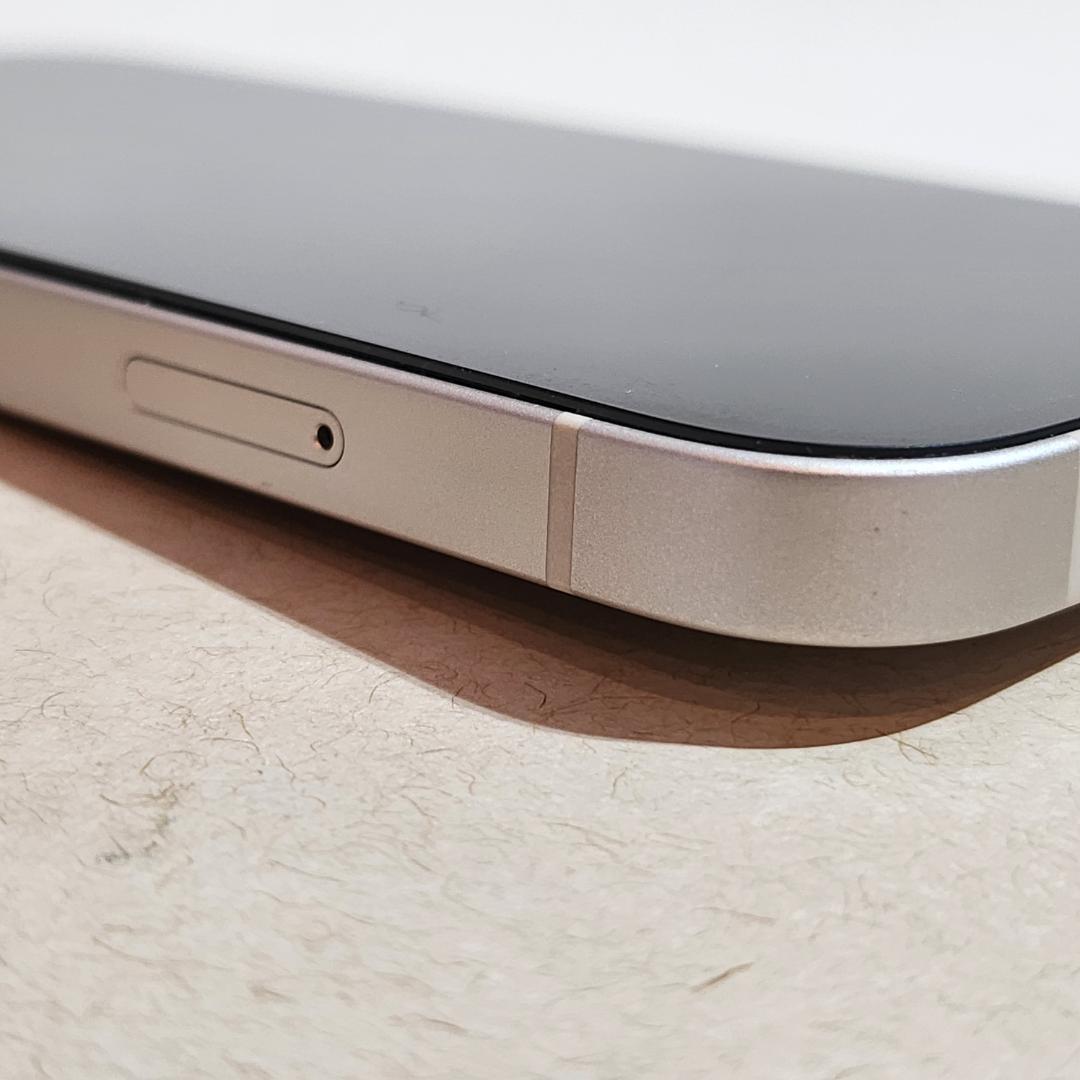 iPhone 13のホワイトモデル・新品バッテリー(最大容量100%)